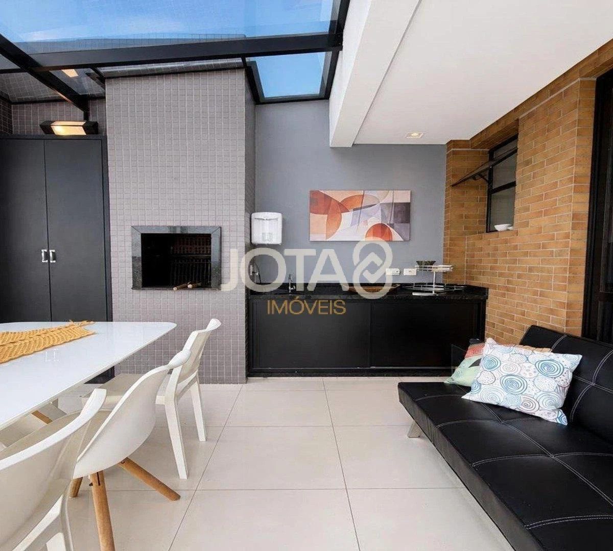 Floor-to-ceiling windows in a 3-bedroom apartment, 150 m² — photo 24