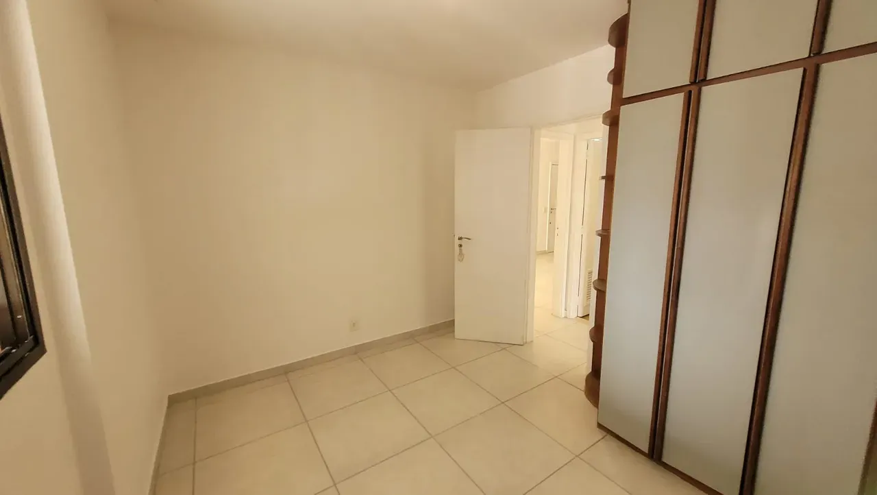 Park view in a 2-bedroom apartment, 105 m² — photo 15