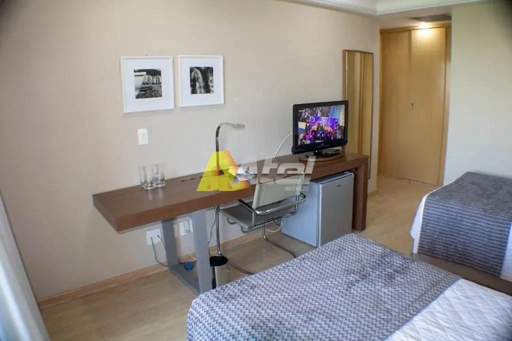 Unfurnished apartment with air conditioning and suite — photo 6