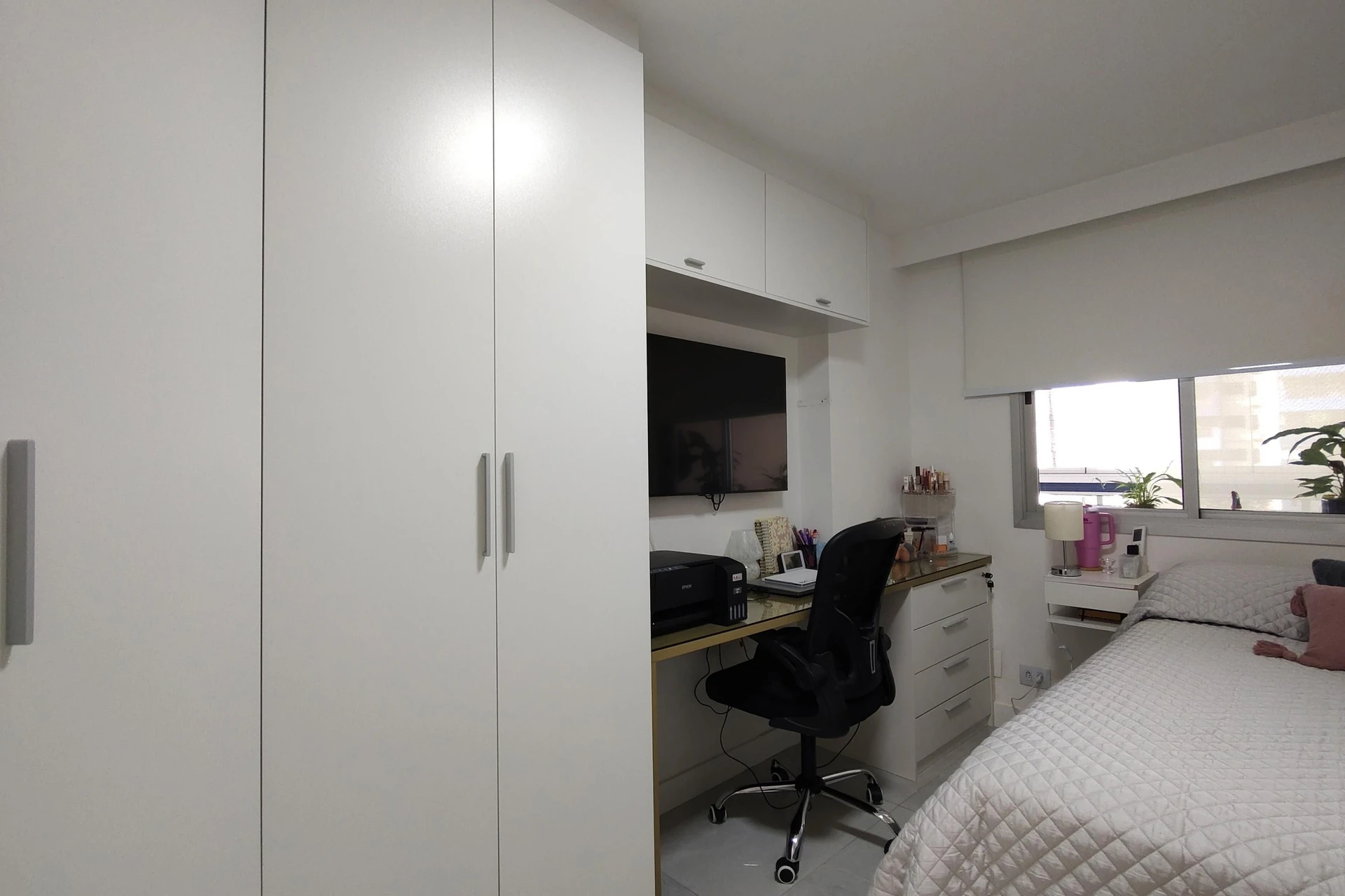 3-bedroom apartment with a walk-in closet — photo 18