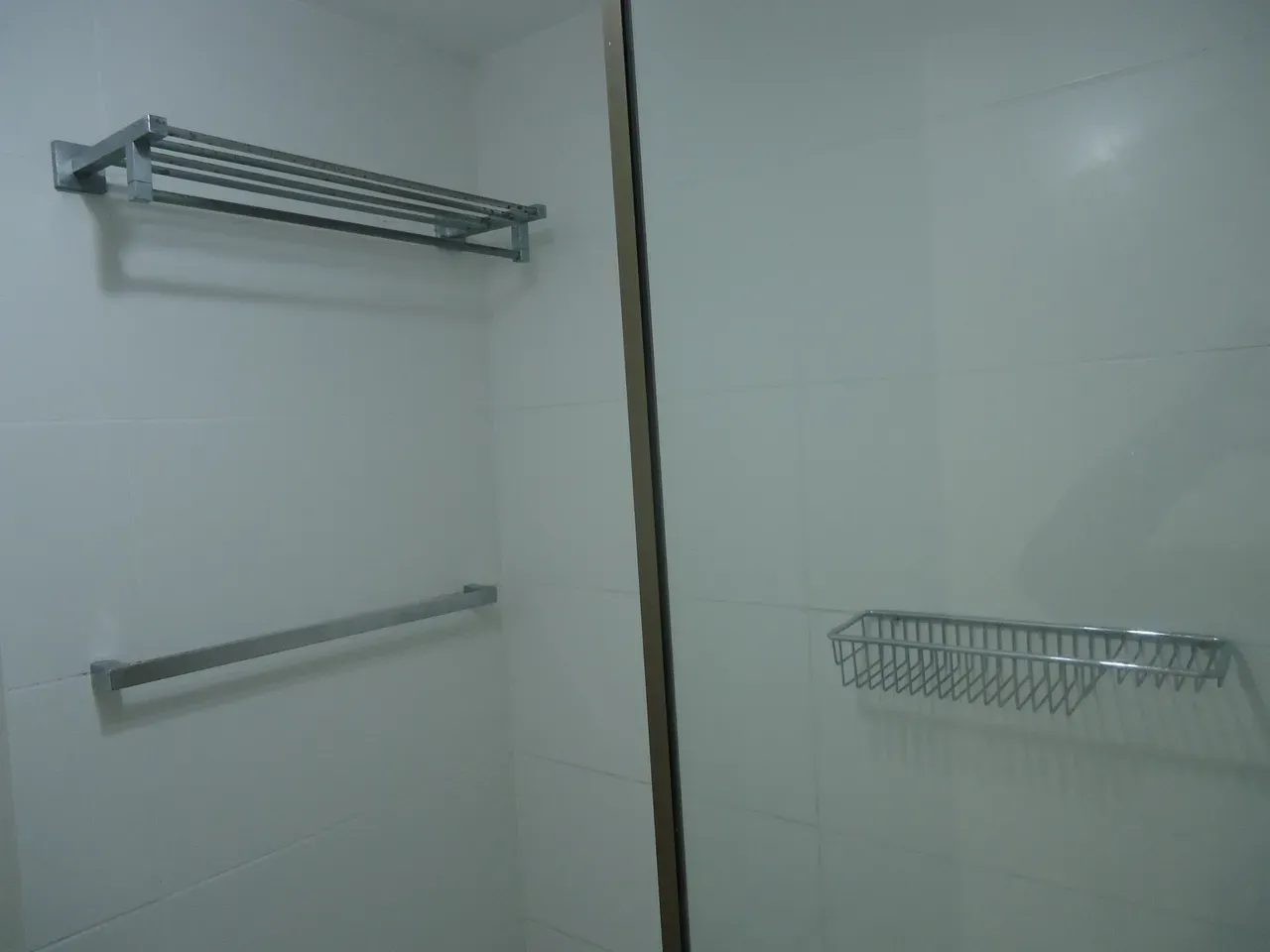 90 m² apartment with 2 bedrooms and a balcony — photo 31