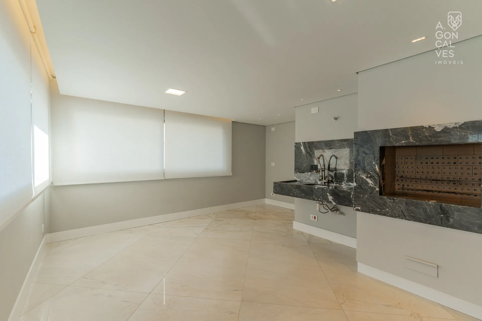 479 m² apartment with 4 bedrooms and 4 parking spaces — photo 13