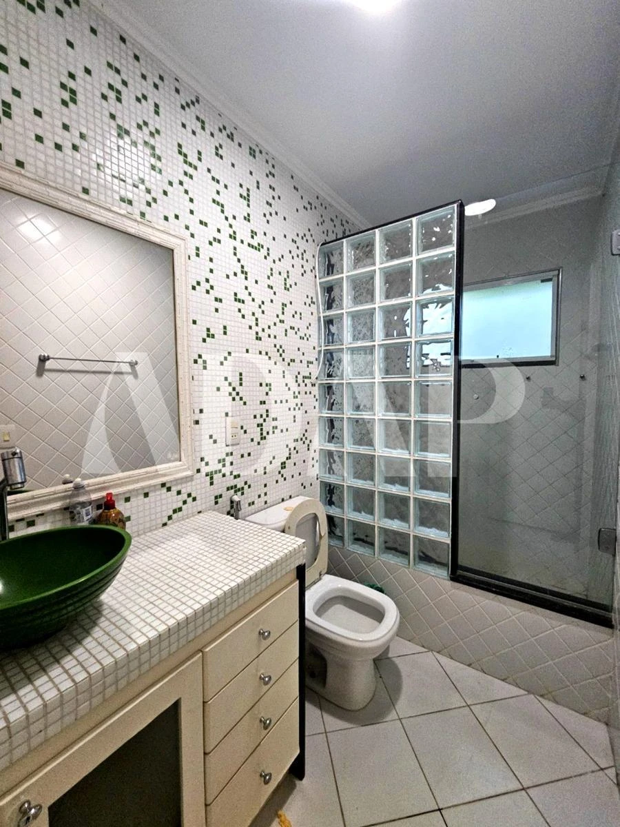 Unfurnished 254 m² house with a built-in balcony grill — photo 24