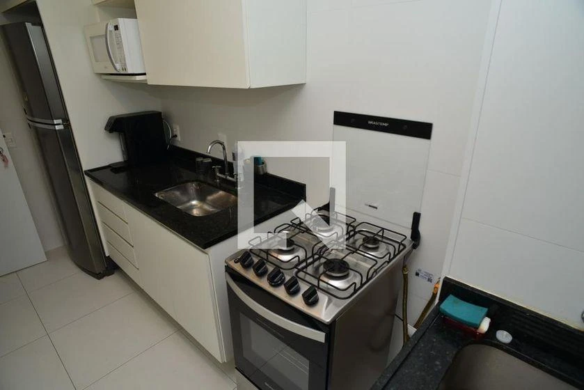 Glass-enclosed balcony in a 3-bedroom apartment, 103 m² — photo 20