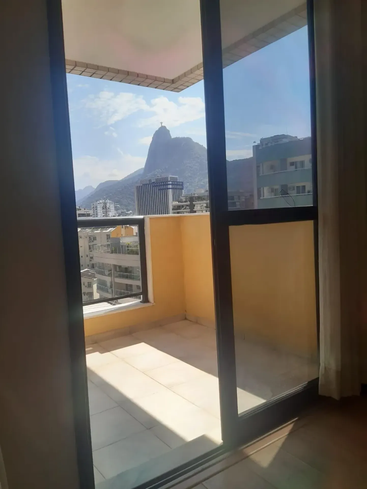 Furnished apartment, 44 m², with a mountain view — photo 4