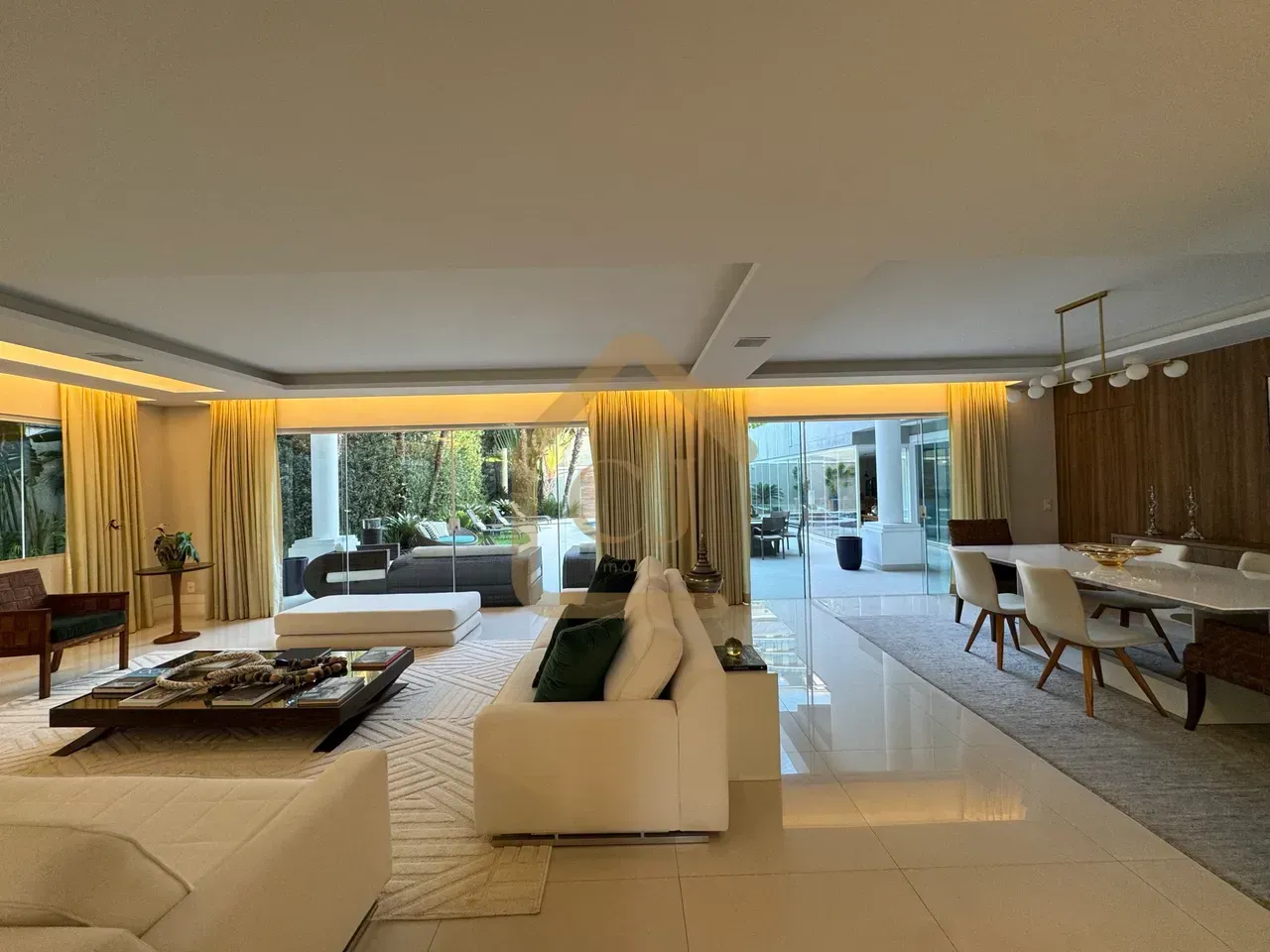 Furnished triplex house with 5 bedrooms and 5 bathrooms — photo 9