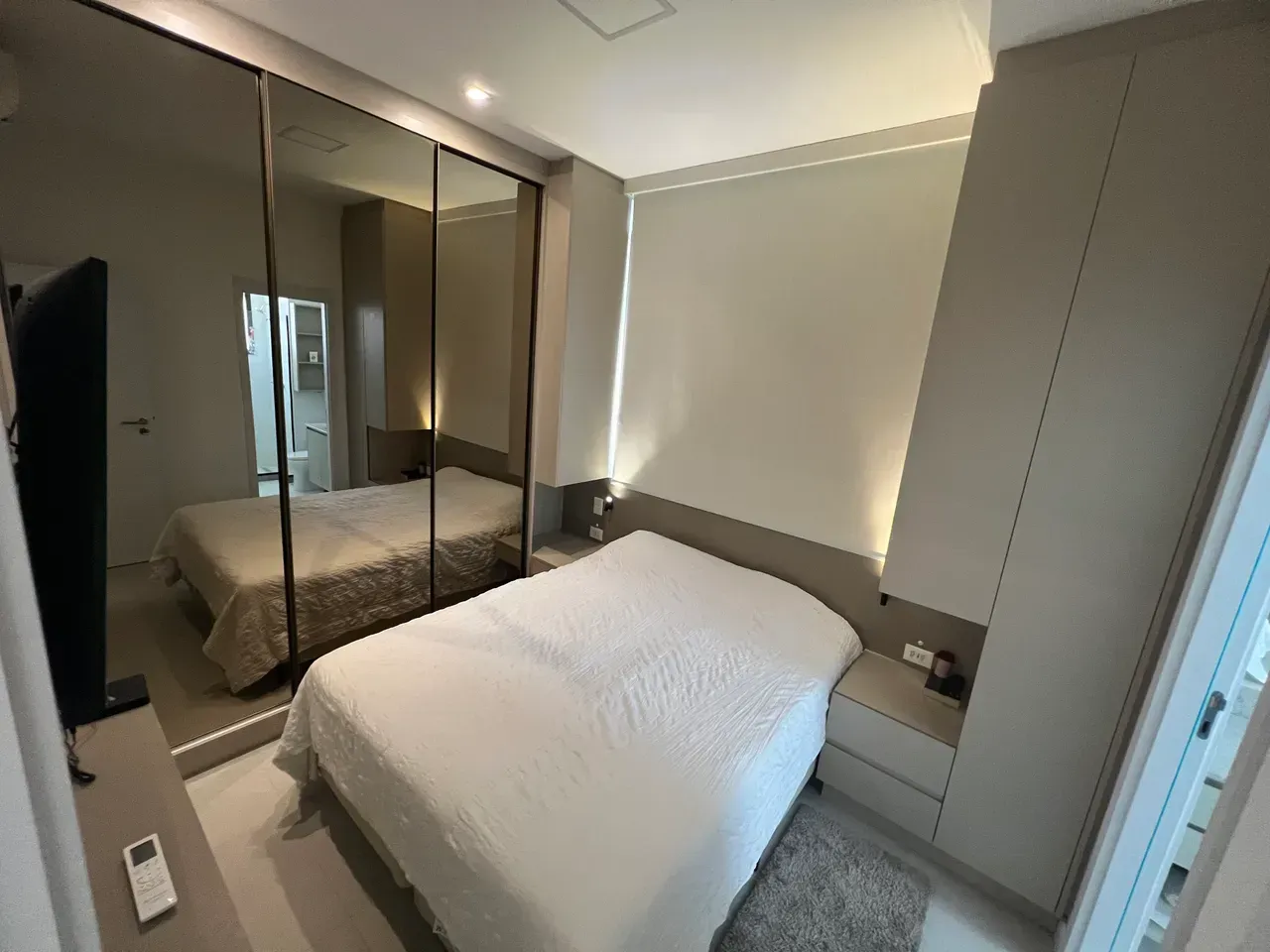Furnished 2-bedroom apartment with open-plan gas kitchen — photo 3