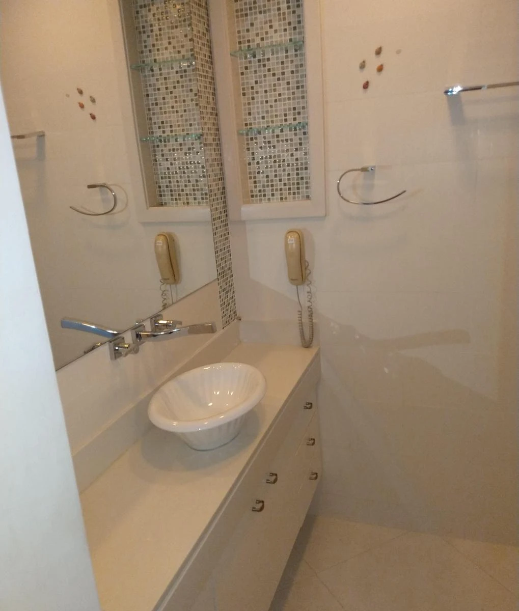 Casa mobiliada com 6 quartos e piscina aberta compartilhada — photo 24