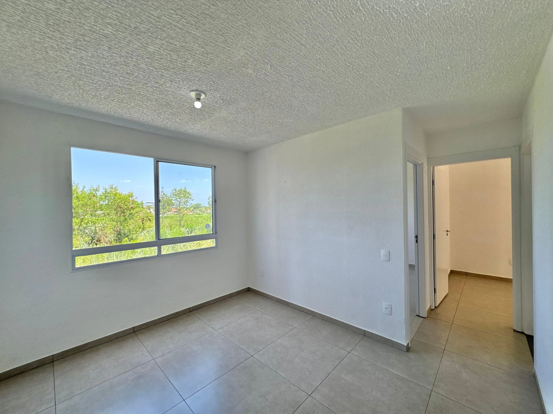 Unfurnished apartment with closed kitchen and 2 bedrooms — photo 9