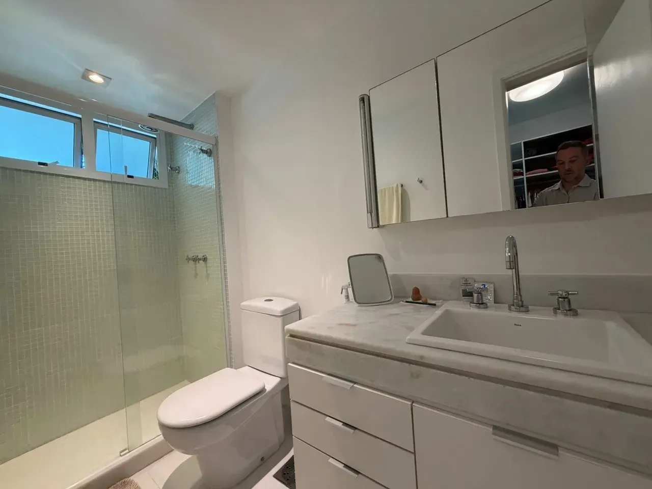 Apartamento com 3 quartos, 3 banheiros e varanda fechada — photo 6