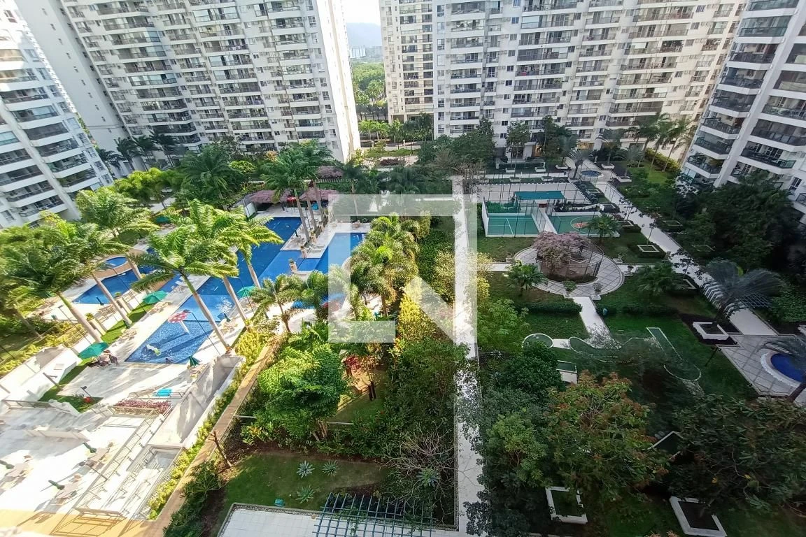 Furnished 3-bedroom apartment with 3 bathrooms and balcony — photo 21