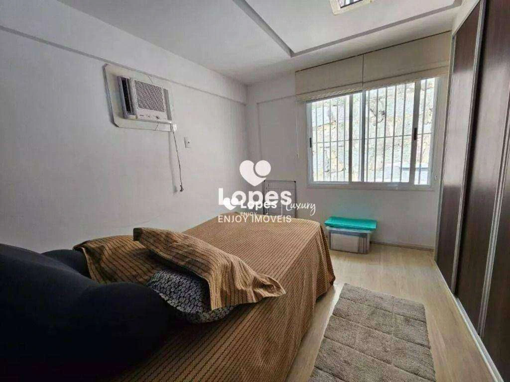 5-bedroom house with a glass-enclosed balcony — photo 25