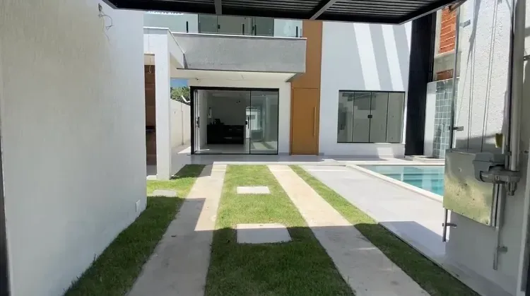 4-bedroom house with floor-to-ceiling windows — photo 12