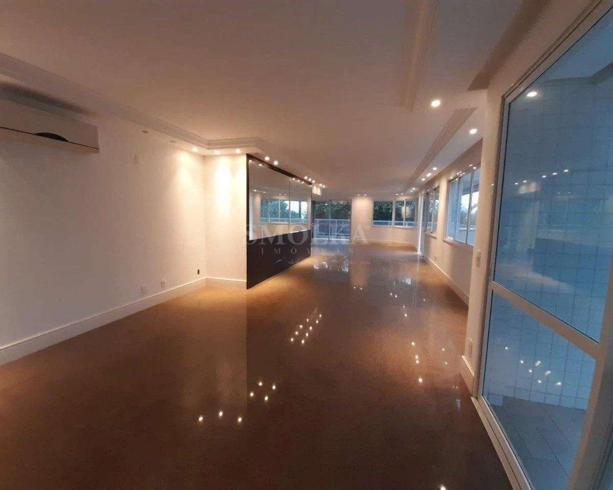 Ванна та 4 спальні: квартира 255 м² — photo 10