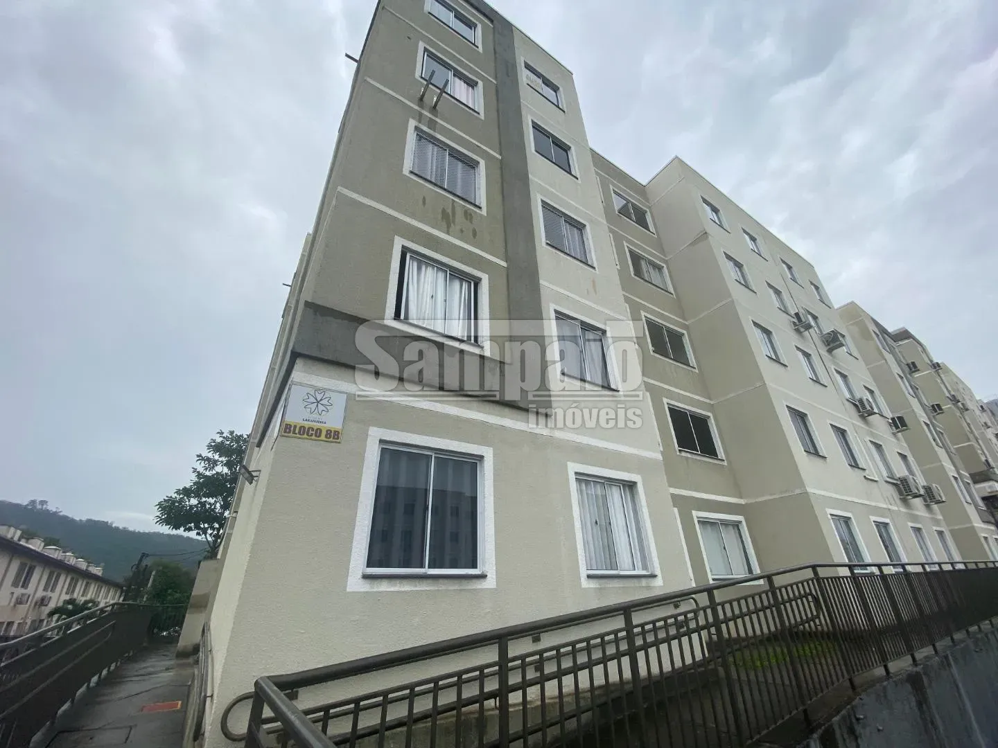 2-bedroom apartment with a closed kitchen and gas stove — photo 8