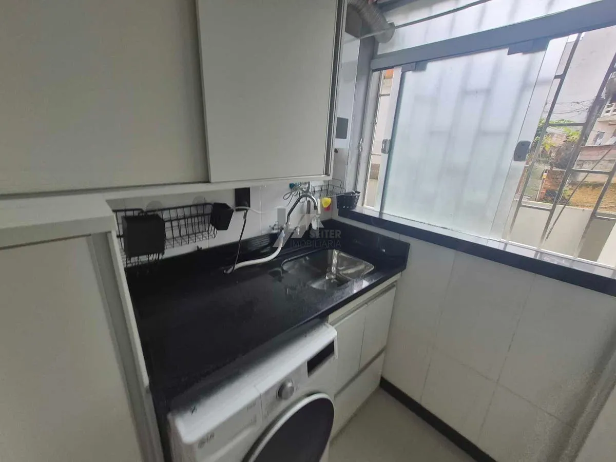 3-bedroom apartment with a glass-enclosed balcony — photo 26