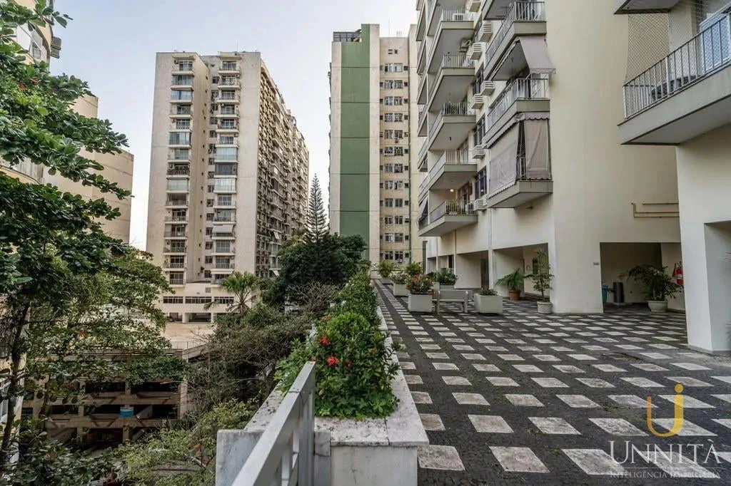 Rental apartment with 4 bedrooms and enclosed balcony — photo 30