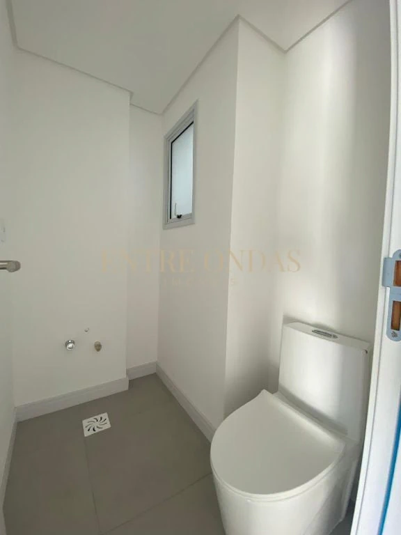 Duplex apartment with enclosed balcony and open kitchen — photo 15