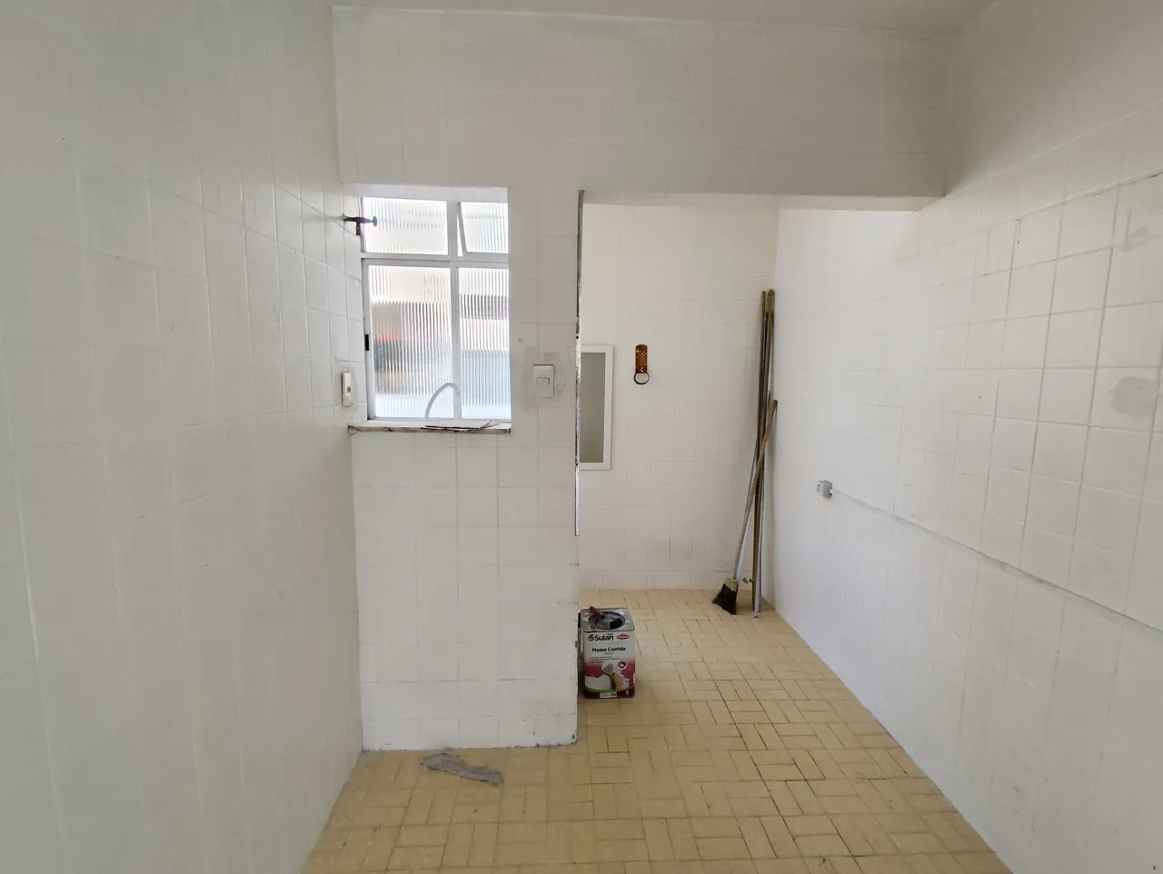 Apartment with 2 bedrooms and a glass shower enclosure — photo 2