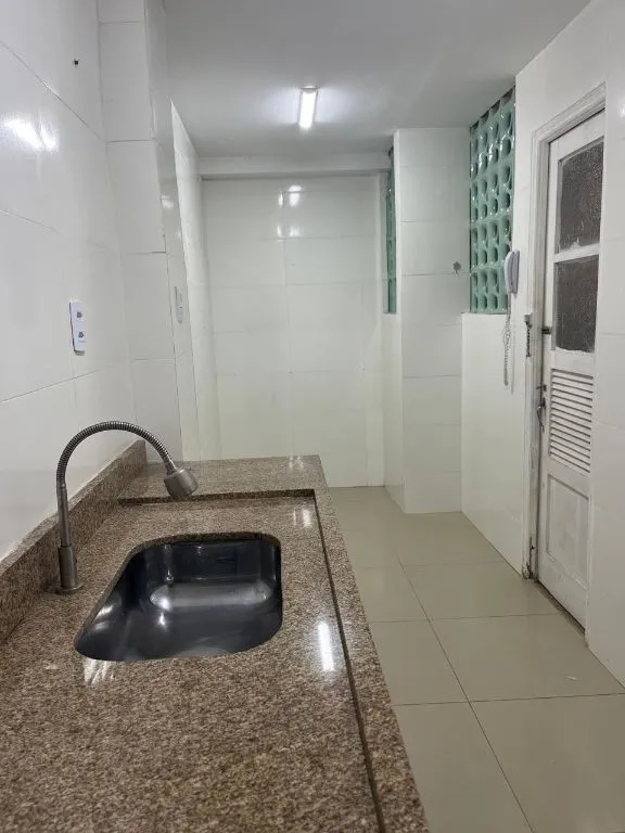 1-bedroom apartment with en-suite and closet on the 1st floor — photo 9