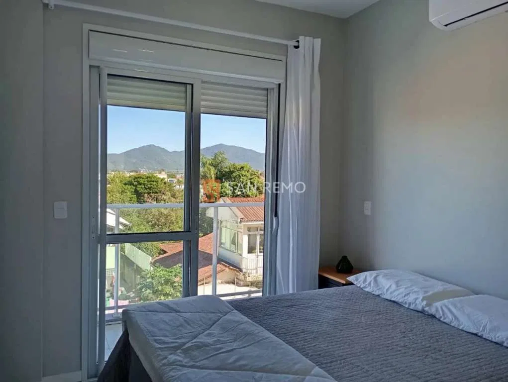 3-bedroom apartment with balcony and open-plan kitchen — photo 5