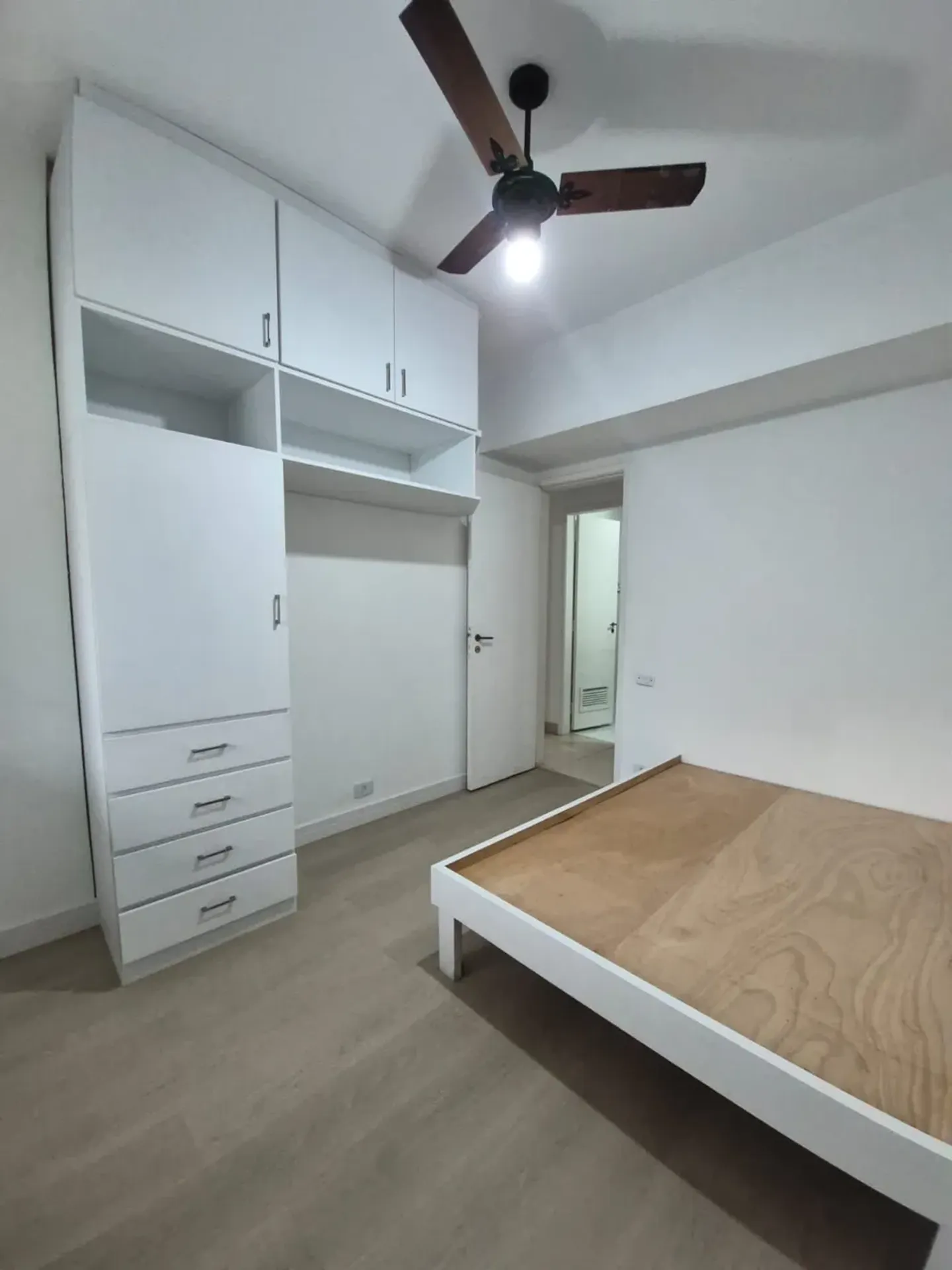 Home office in a 3-bedroom apartment, 140 m² — photo 5