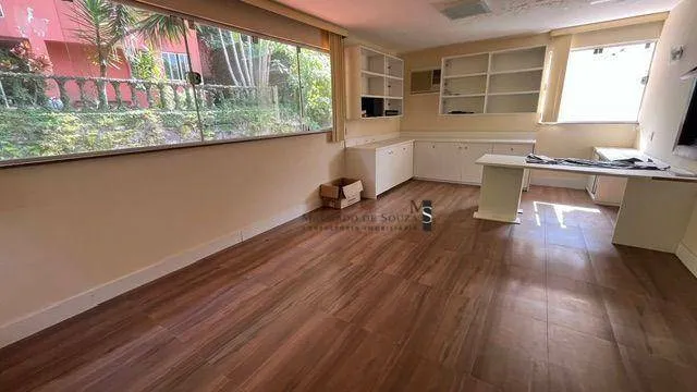 Casa de 5 quartos com janelas do piso ao teto, São Conrado
