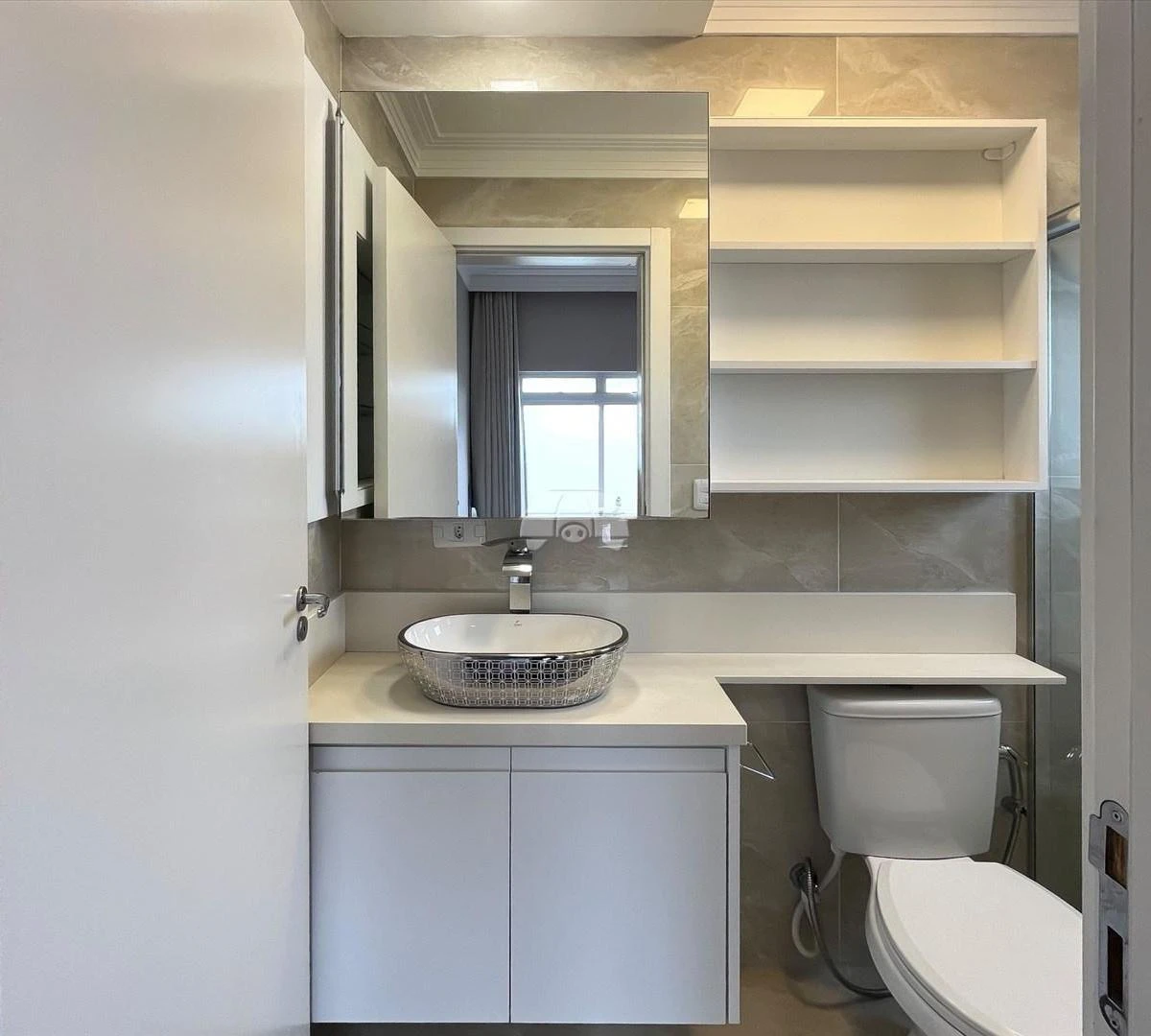 2-bedroom apartment with a home office — photo 26