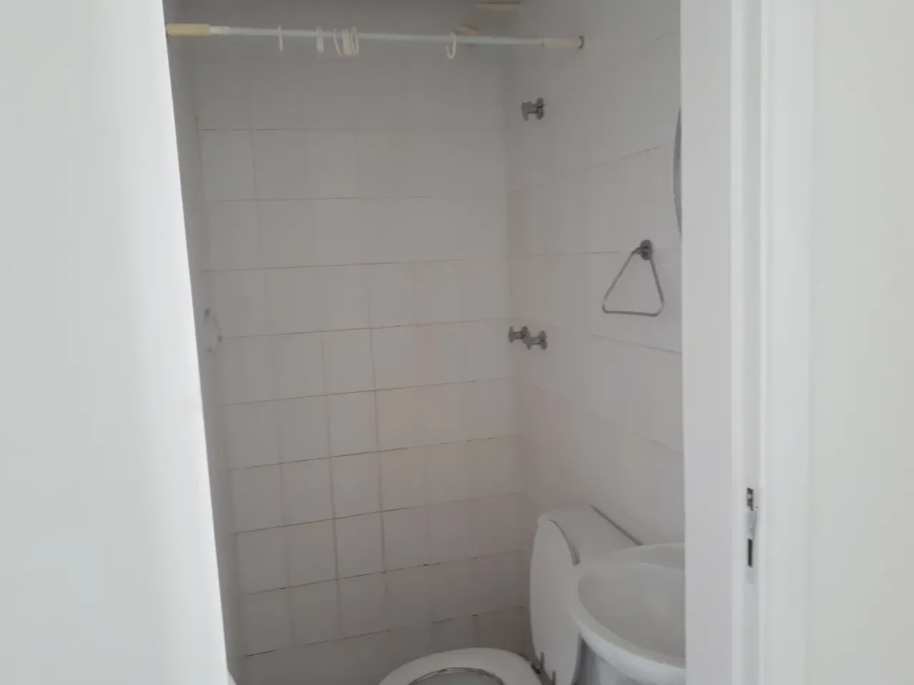 3-bedroom apartment with a bathtub — photo 6