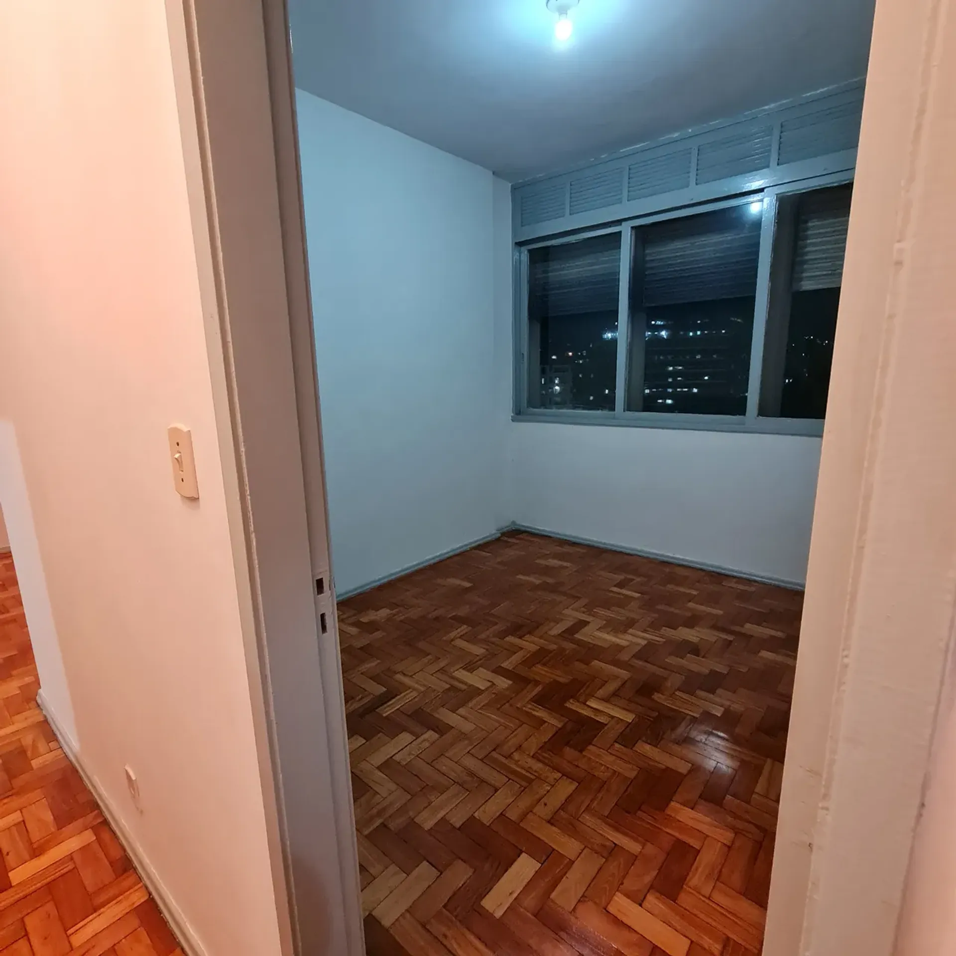 Apartment on the 9th floor with wood or laminate floors — photo 35