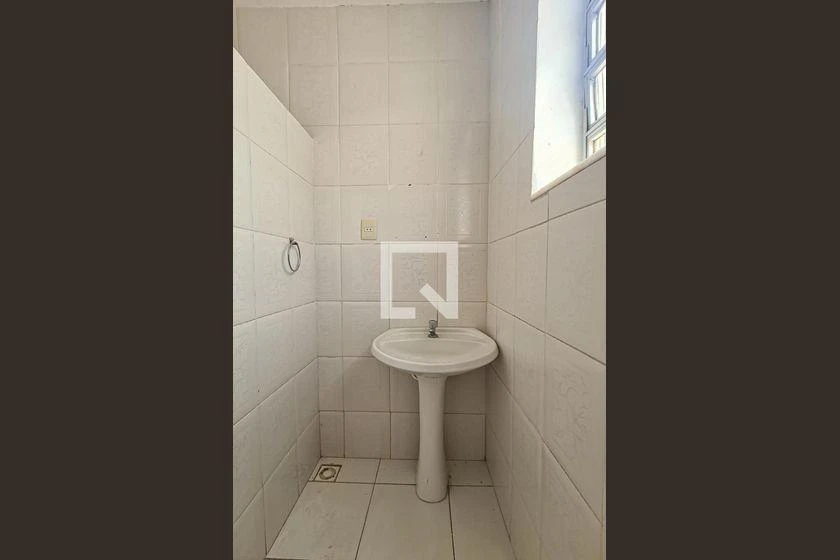 House with 3 bedrooms, 1 bathroom and 1 parking spot — photo 45