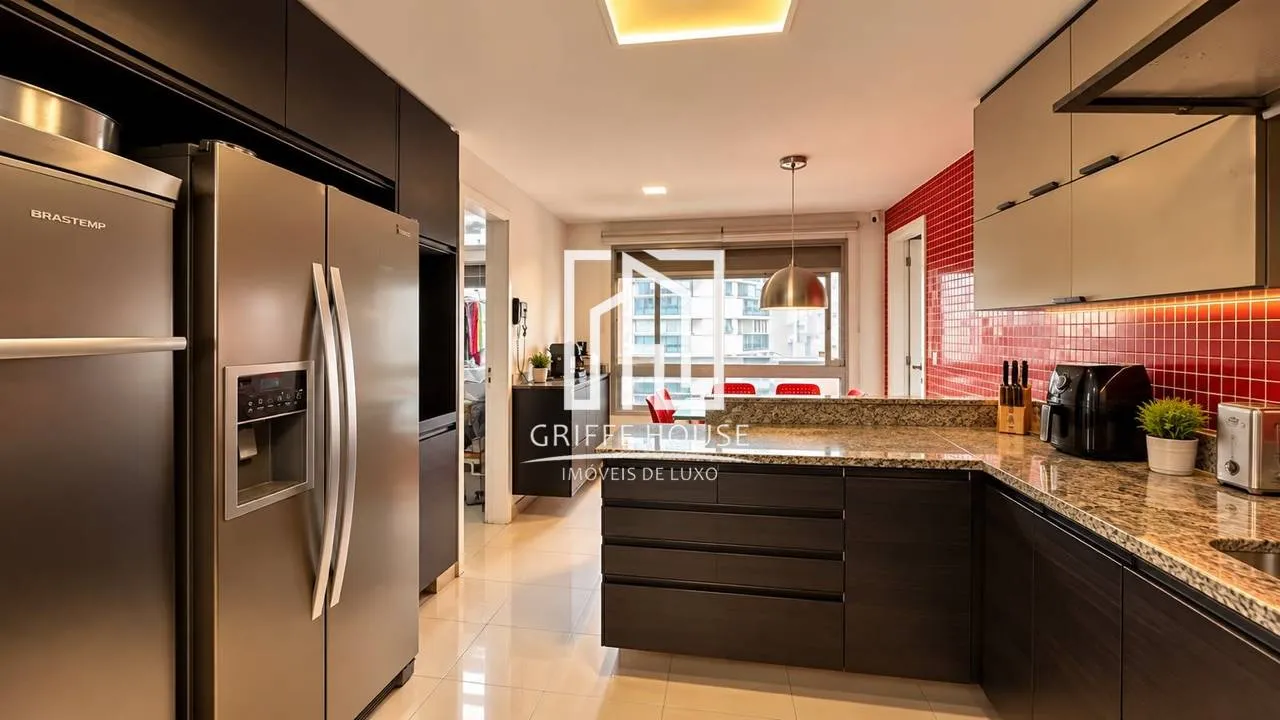 Furnished apartment, 233 m², with a bathtub — photo 4