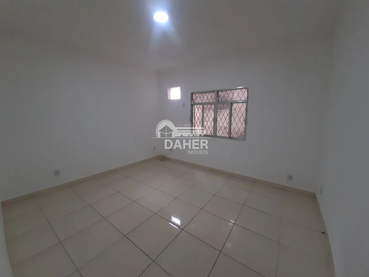 Casa sem mobília com terraço e 2 quartos — photo 9