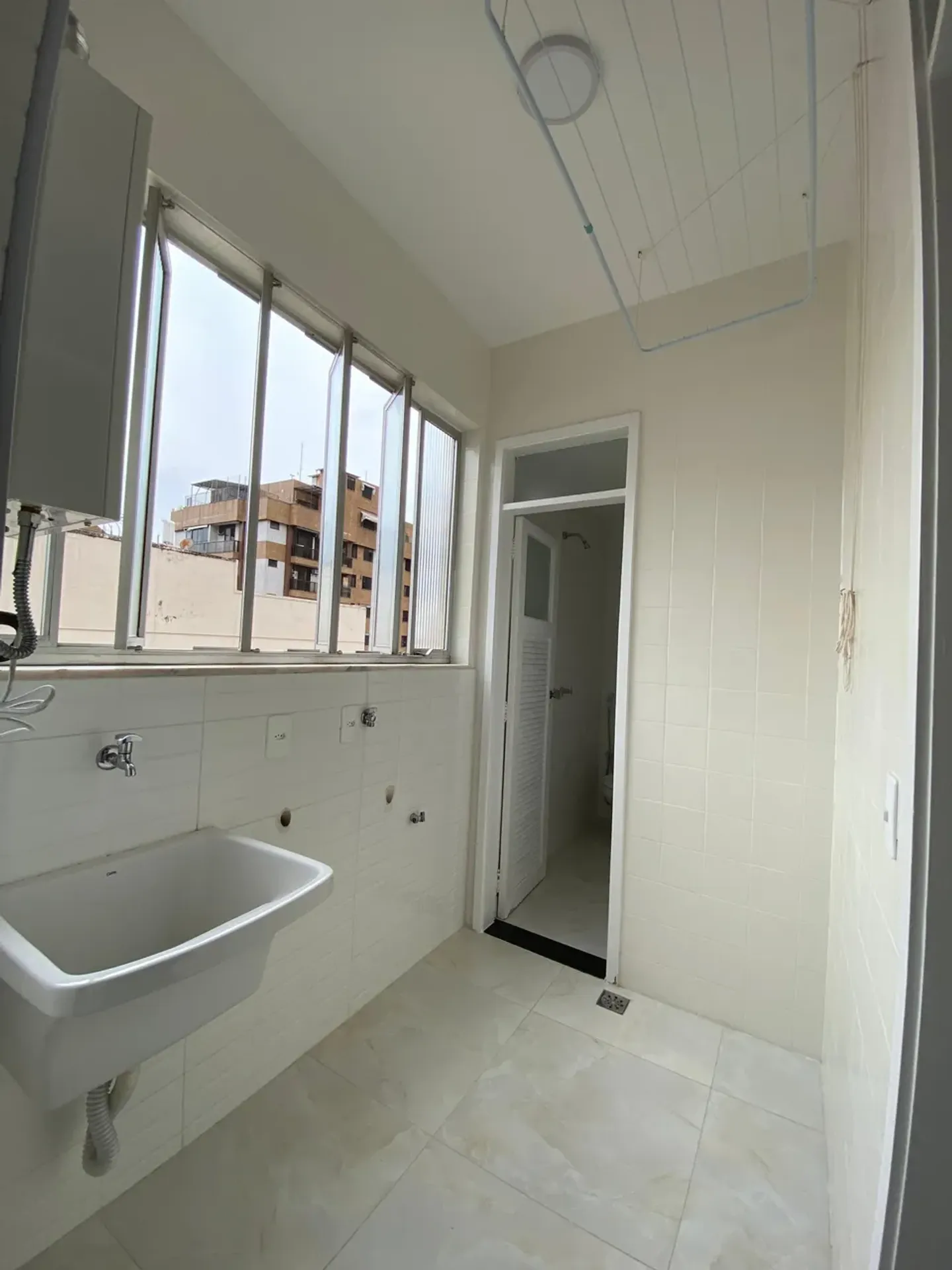 Пральна машина та 2 спальні: квартира 90 м² — photo 29
