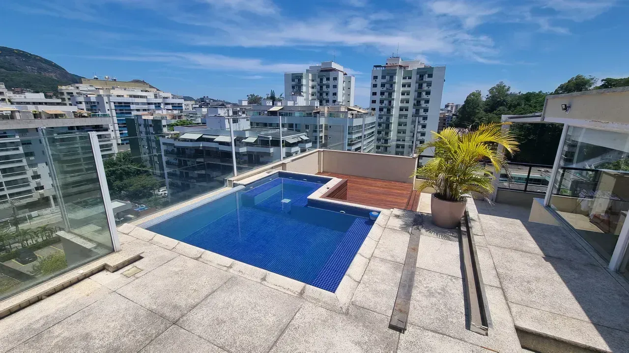 Duplex penthouse apartment with enclosed balcony and 3 bedrooms — photo 20