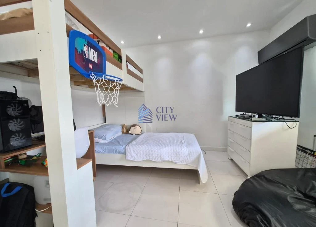 Furnished 2-bedroom duplex with private terrace — photo 9