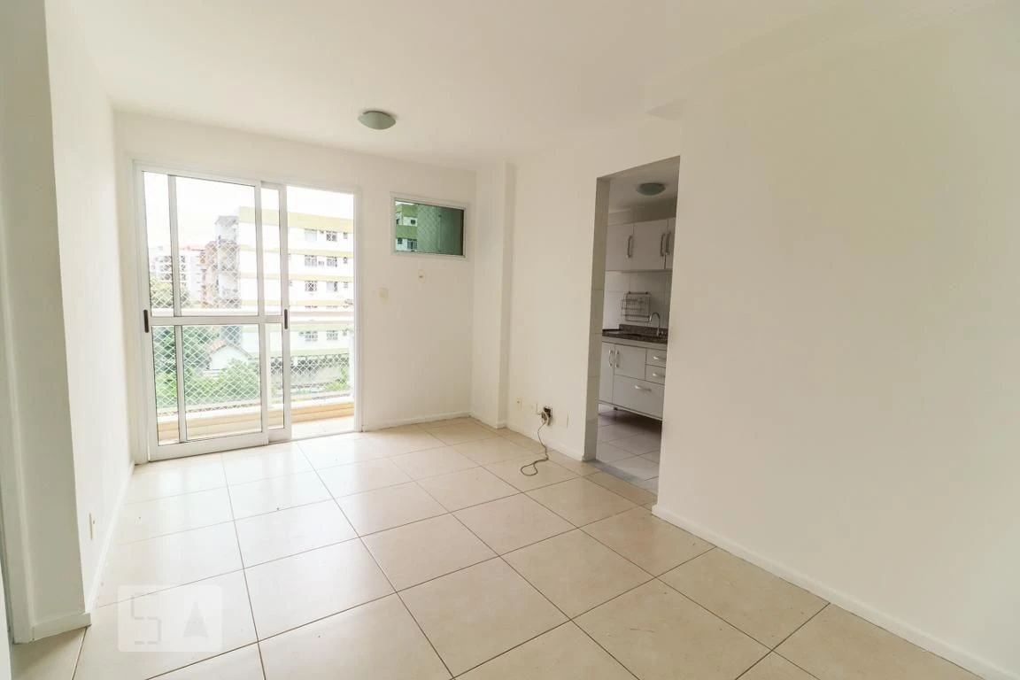 2-bedroom apartment with condo BBQ area and 1 parking spot — photo 4