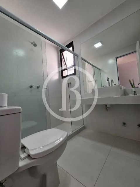 House with 4 bedrooms, 5 bathrooms and open-plan kitchen — photo 18