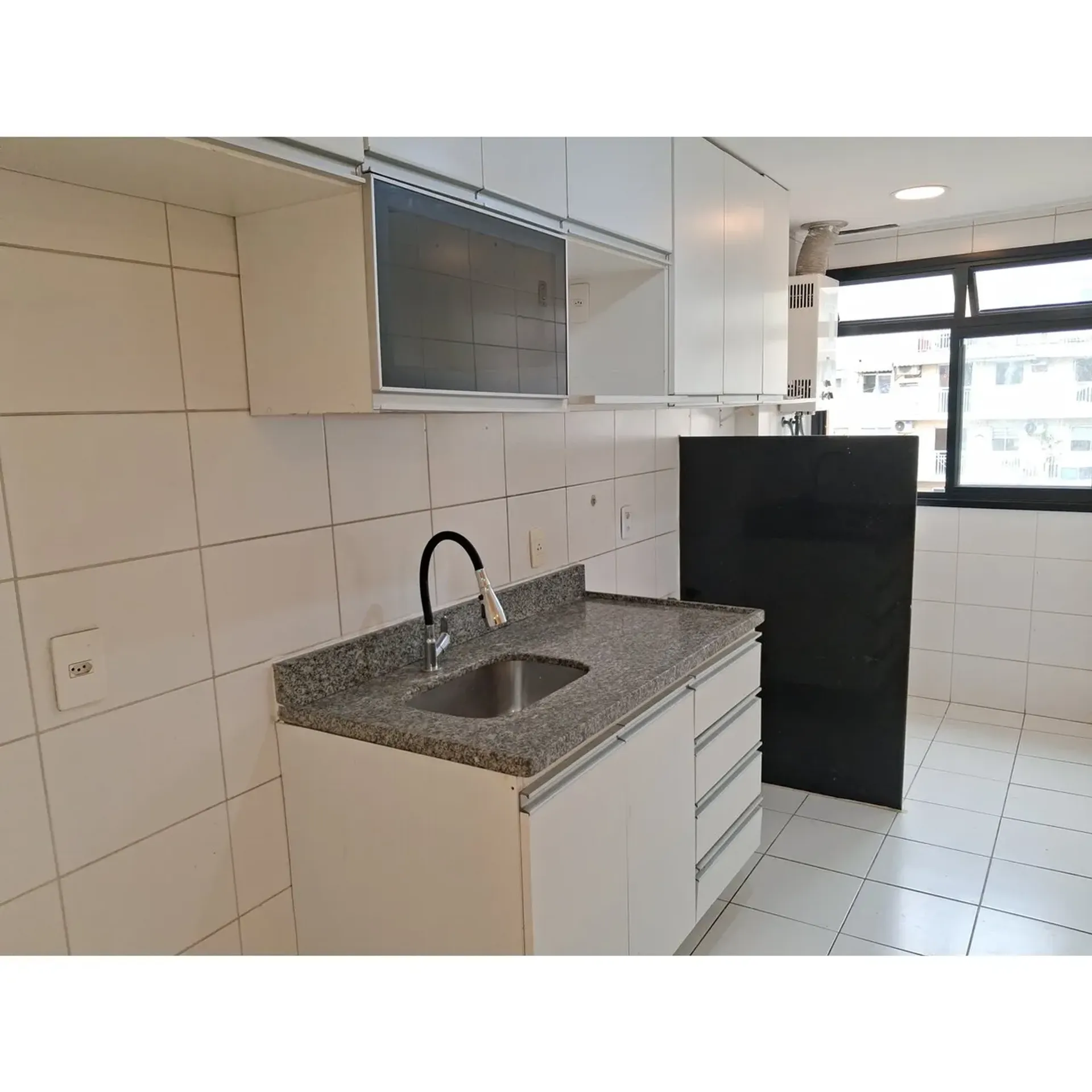 Квартира 73 м² з 2 спальнями та 9 поверхом, балкон — photo 11