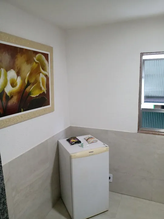 Unfurnished 2-bedroom apartment with a compact kitchenette — photo 2