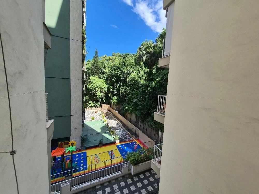 3-bedroom apartment with a mountain view in Rio de Janeiro — photo 4