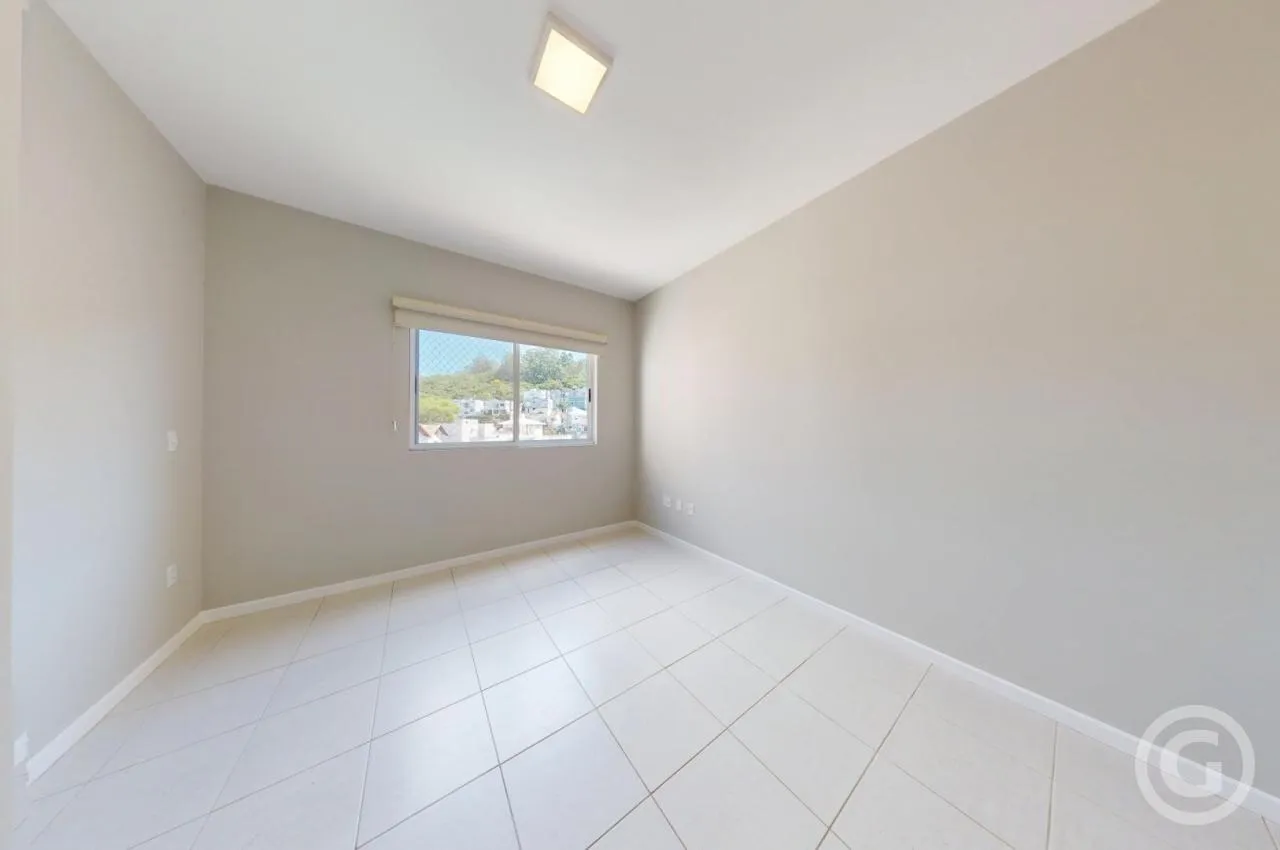 Apartamento de 93 m² com cozinha fechada e 3 quartos — photo 2