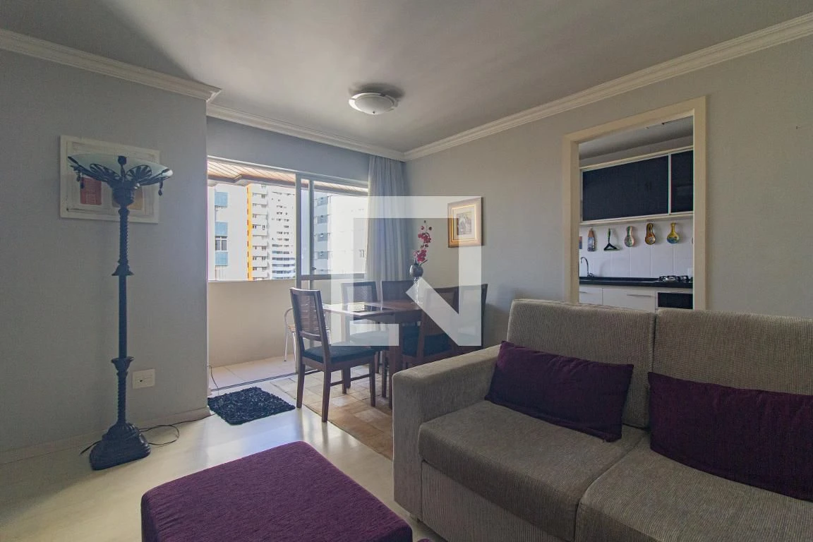 Furnished apartment, 97 m², with a glass-enclosed balcony — photo 9