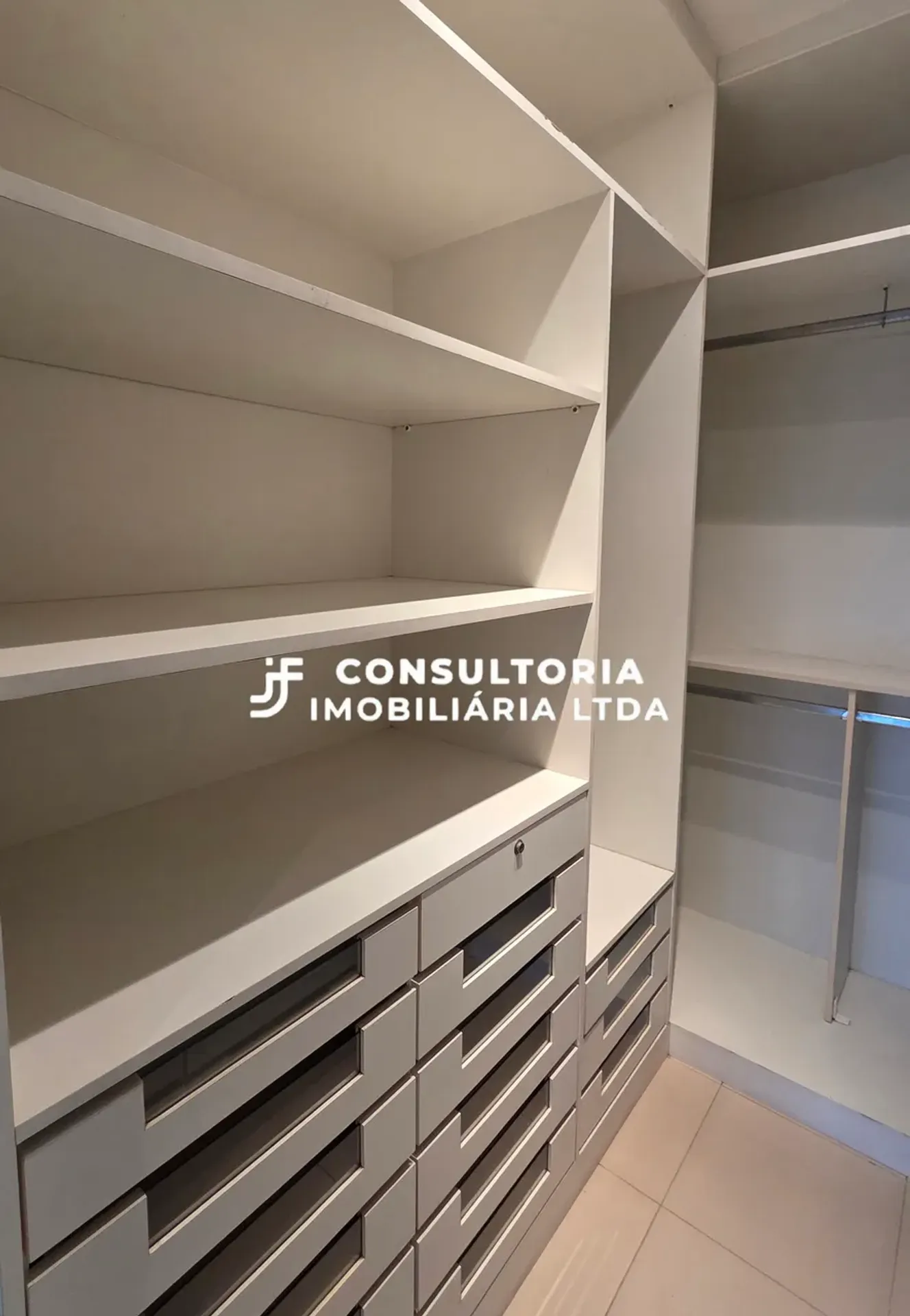 Квартира 99 м² з гардеробною та заскленим балконом — photo 33
