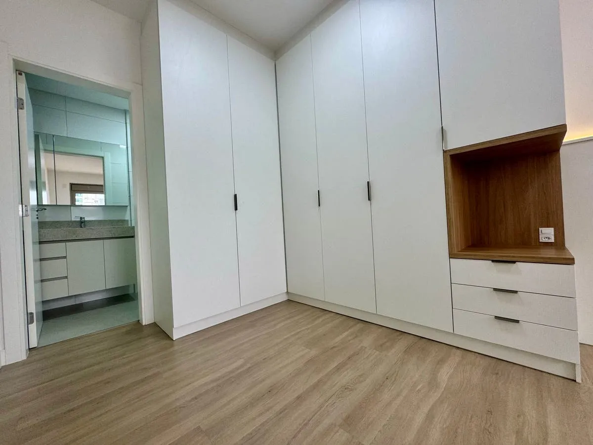 Вид на воду и 3 спальни: квартира 95 м² — photo 50