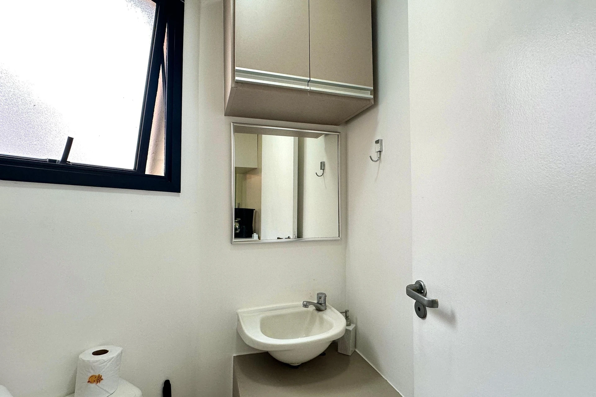 Furnished apartment with an open kitchen and 2 en-suite bedrooms — photo 27