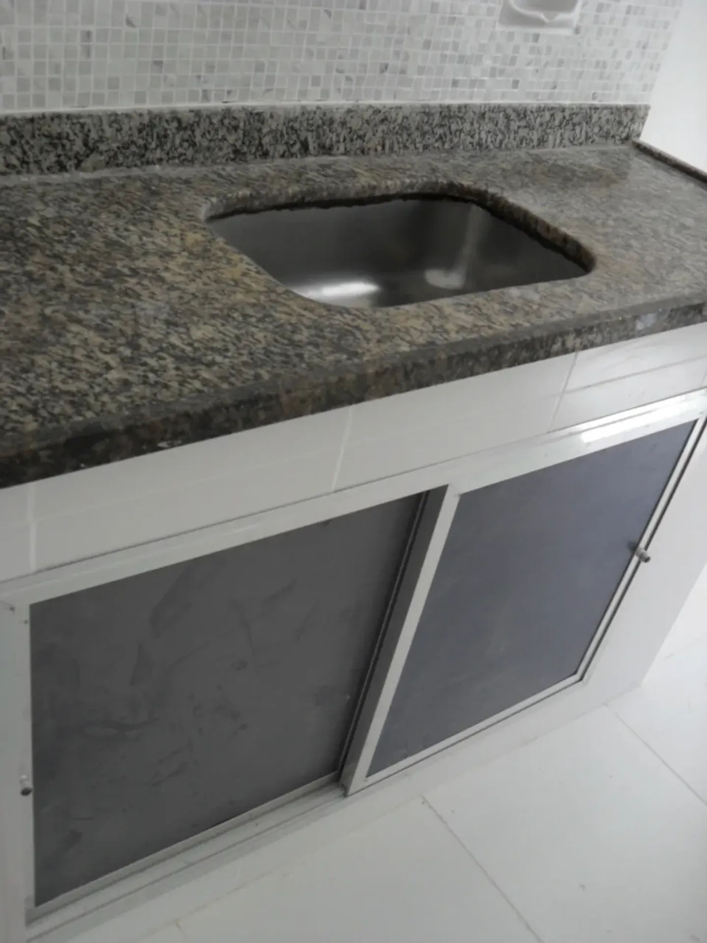 Apartment, 81 m², with wood or laminate floors — photo 15
