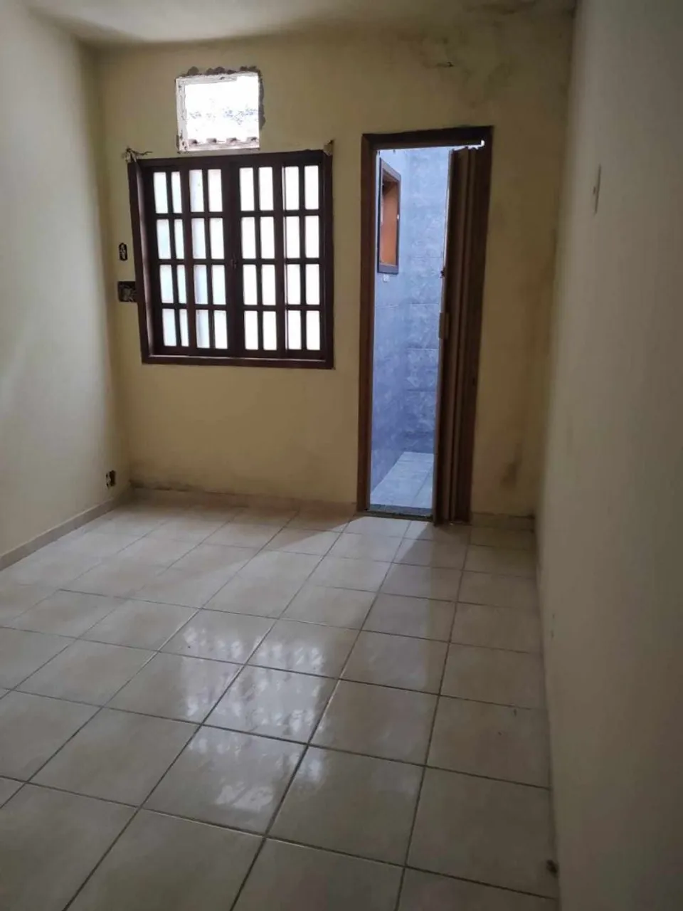 Unfurnished home with 1 bedroom and glass shower — photo 5
