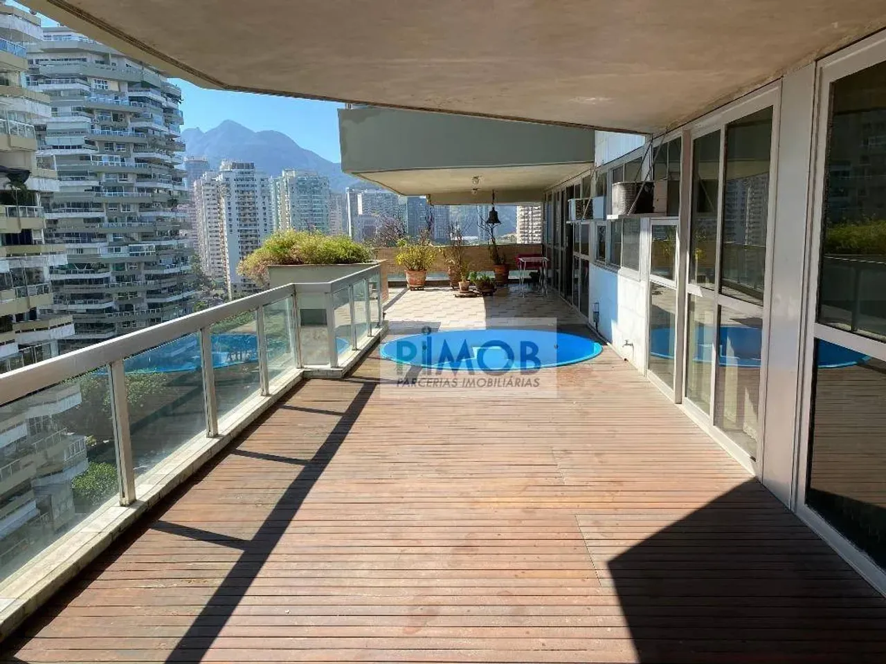 Apartamento com 4 dormitórios e 300 m² com varanda envidraçada — photo 10