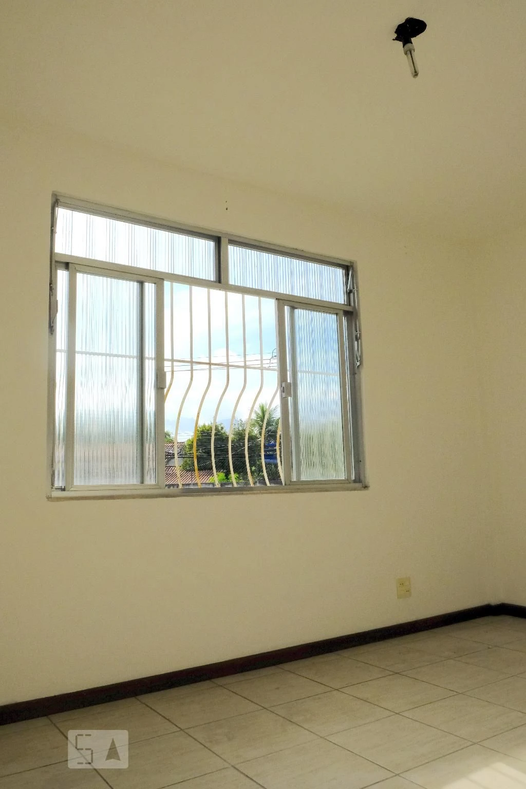 Apartamento sem mobília com cozinha separada e lavanderia — photo 24